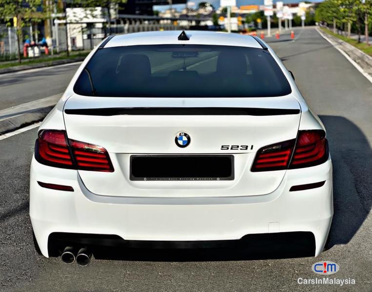 BMW 2.5-LITER LUXURY SEDAN Automatic 2011