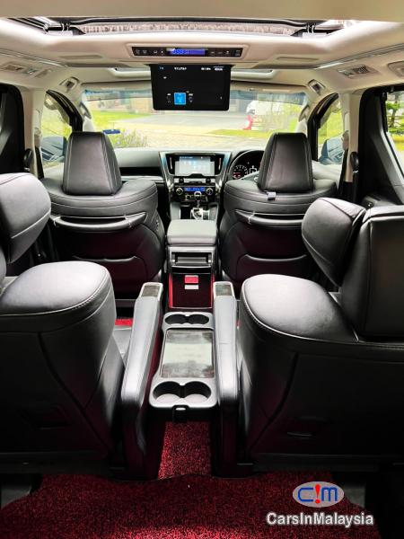 Toyota Vellfire 3.5-LITER LUXURY FAMILY MPV KERETA SAMBUNG BAYAR Automatic 2018 - image 9