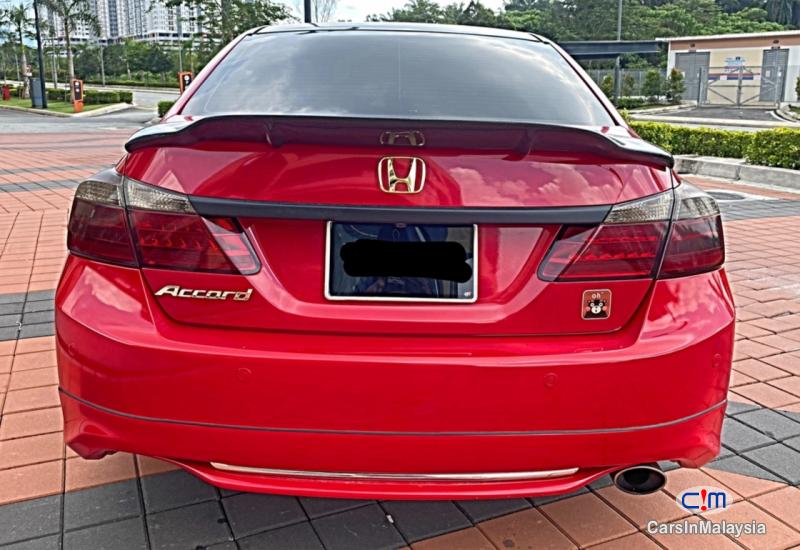 Honda Accord 2.4-LITER LUXURY SEDAN Automatic 2013 - image 3
