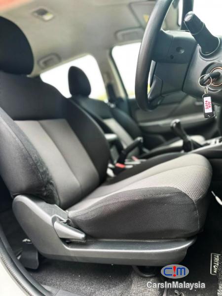 Mitsubishi Triton 2.5L 4X2 KERETA SAMBUNG BAYAR Manual 2017 - image 10