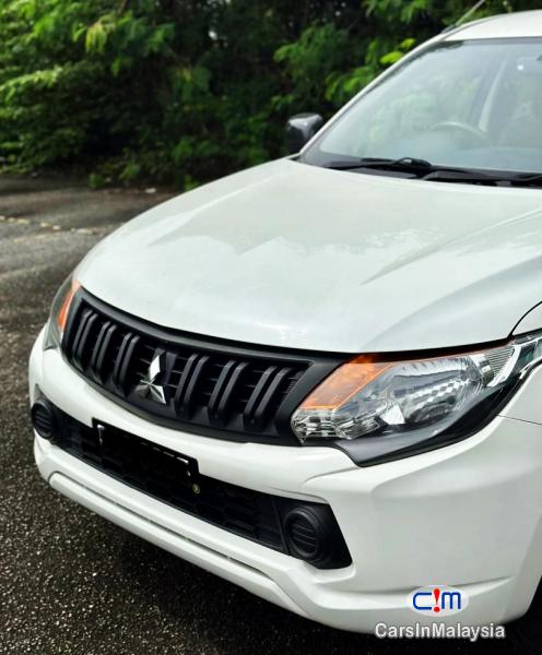 Mitsubishi Triton 2.5L 4X2 KERETA SAMBUNG BAYAR Manual 2017 - image 13