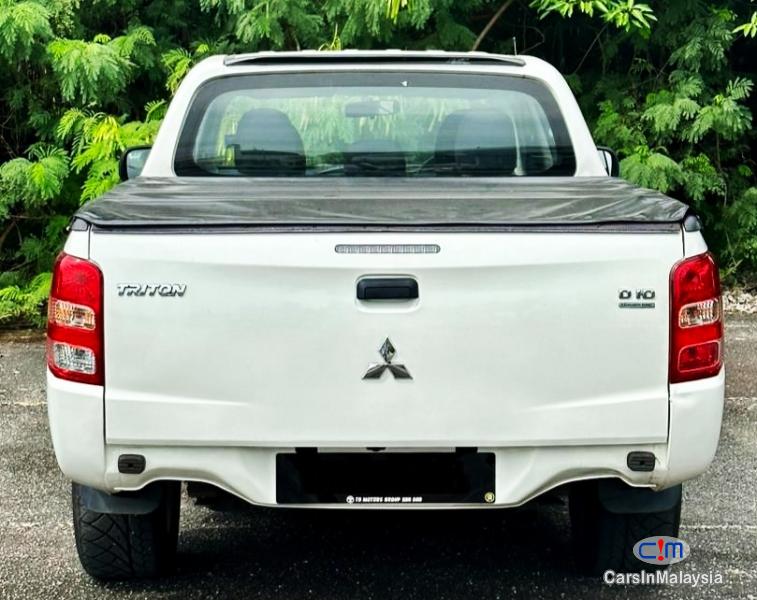 Mitsubishi Triton 2.5L 4X2 KERETA SAMBUNG BAYAR Manual 2017 - image 2
