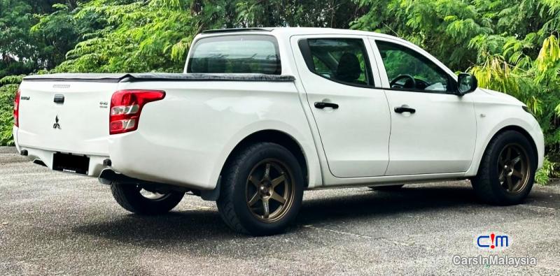 Mitsubishi Triton 2.5L 4X2 KERETA SAMBUNG BAYAR Manual 2017 - image 3