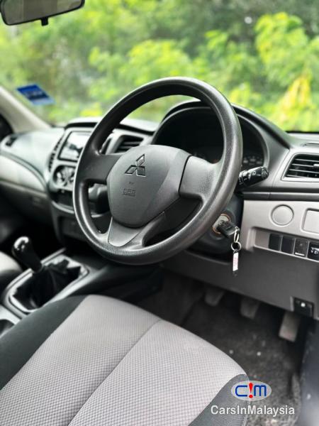 Mitsubishi Triton 2.5L 4X2 KERETA SAMBUNG BAYAR Manual 2017 - image 6