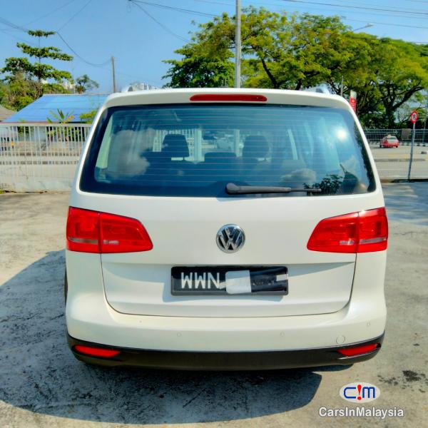 Volkswagen Touran Automatic 2012 - image 6