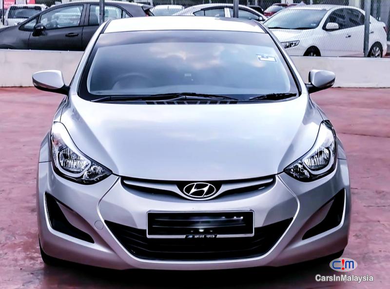 Hyundai Elantra 1.6-Liter Economy Sedan Automatic 2015