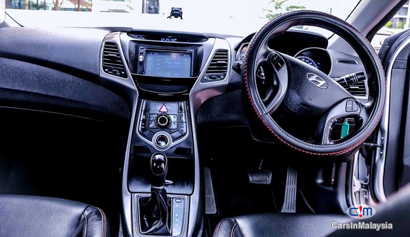 Hyundai Elantra 1.6-Liter Economy Sedan Automatic 2015 in Malaysia
