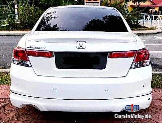 Honda Accord 2.0 I-vtec Automatic 2010 - image 3