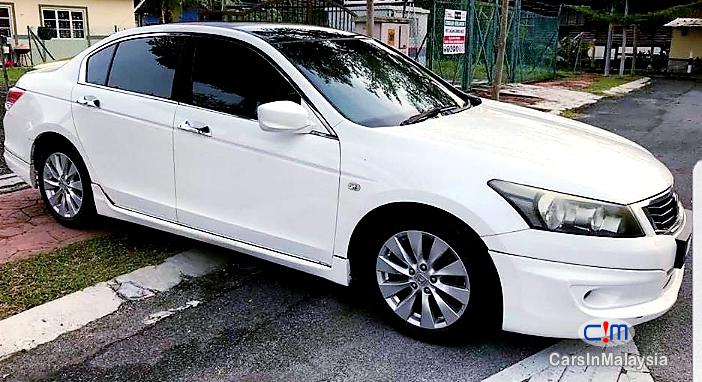 Honda Accord 2.0 I-vtec Automatic 2010 - image 4