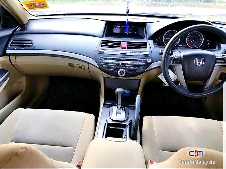 Honda Accord 2.0 I-vtec Automatic 2010 - image 7