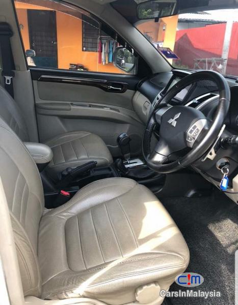 Mitsubishi Pajero Sport 2.5 VGT 4WD Automatic 2012 - image 10