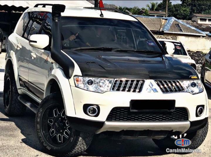 Picture of Mitsubishi Pajero Sport 2.5 VGT 4WD Automatic 2012