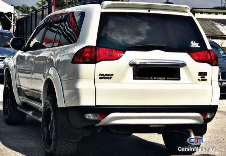 Mitsubishi Pajero Sport 2.5 VGT 4WD Automatic 2012