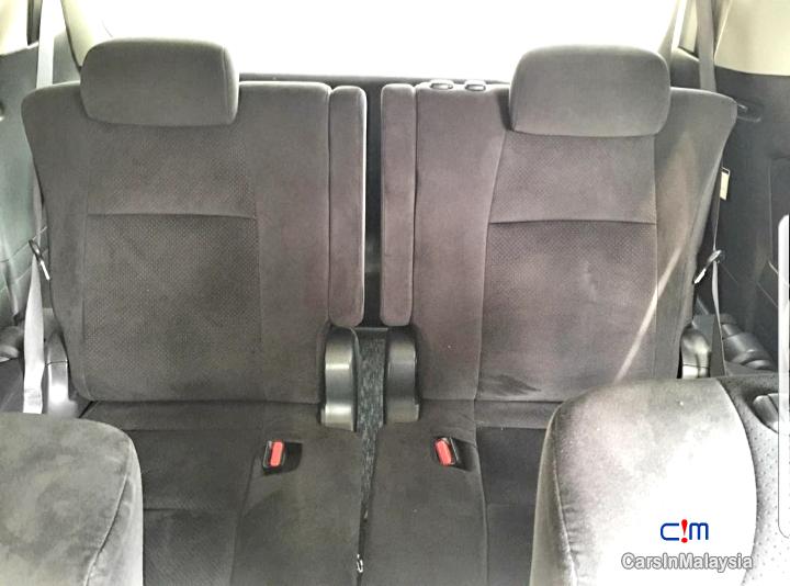 Toyota Vellfire 2.4-Liter Luxury Family MPV 7 Seater Automatic 2015 - image 10