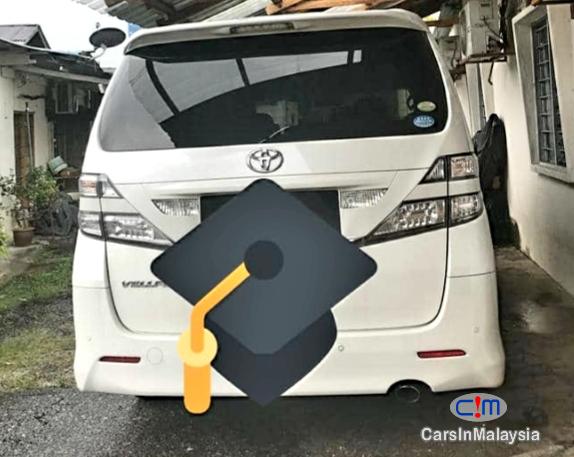 Toyota Vellfire 2.4-Liter Luxury Family MPV 7 Seater Automatic 2015 - image 2