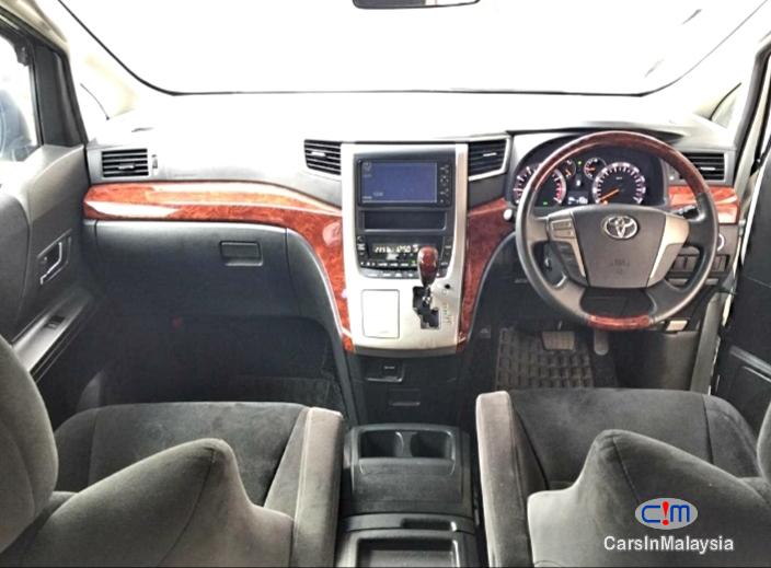 Toyota Vellfire 2.4-Liter Luxury Family MPV 7 Seater Automatic 2015 - image 5