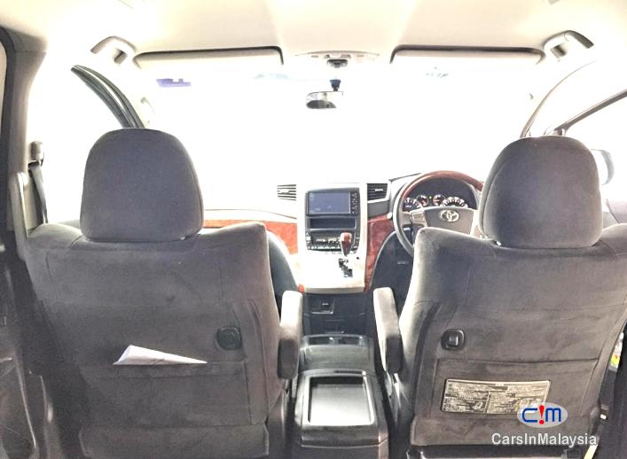 Toyota Vellfire 2.4-Liter Luxury Family MPV 7 Seater Automatic 2015 - image 6