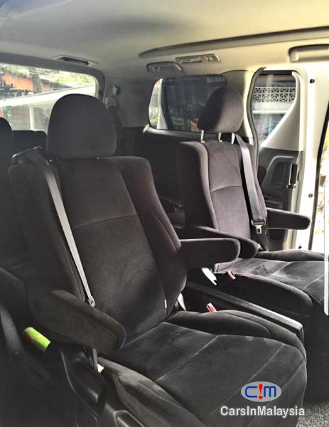 Toyota Vellfire 2.4-Liter Luxury Family MPV 7 Seater Automatic 2015 - image 7