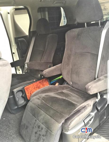 Toyota Vellfire 2.4-Liter Luxury Family MPV 7 Seater Automatic 2015 - image 8