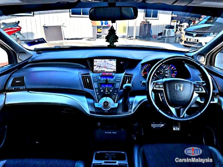 Honda Odyssey 2.4-Liter Luxury Family MPV 7 Seater Automatic 2014 - image 11