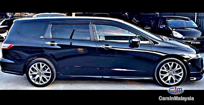 Honda Odyssey 2.4-Liter Luxury Family MPV 7 Seater Automatic 2014 - image 14