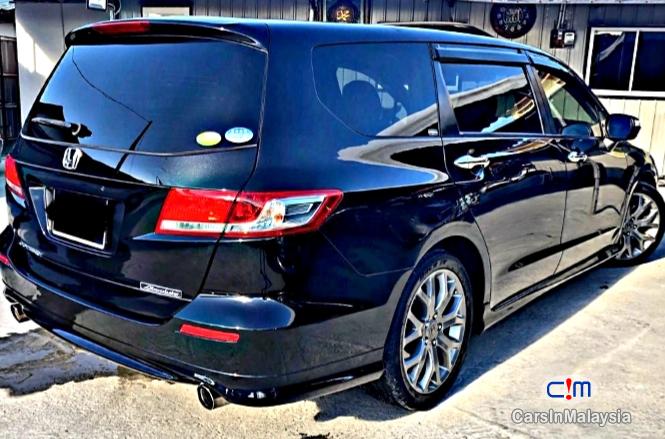 Honda Odyssey 2.4-Liter Luxury Family MPV 7 Seater Automatic 2014
