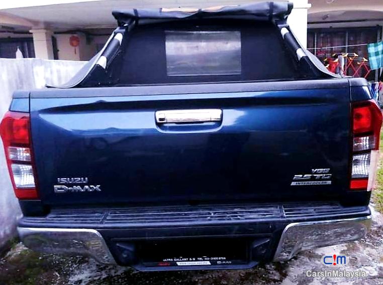 Isuzu D-Max 2.5-LITER 4x4 DOUBLE CAB DIESEL TURBO Manual 2017