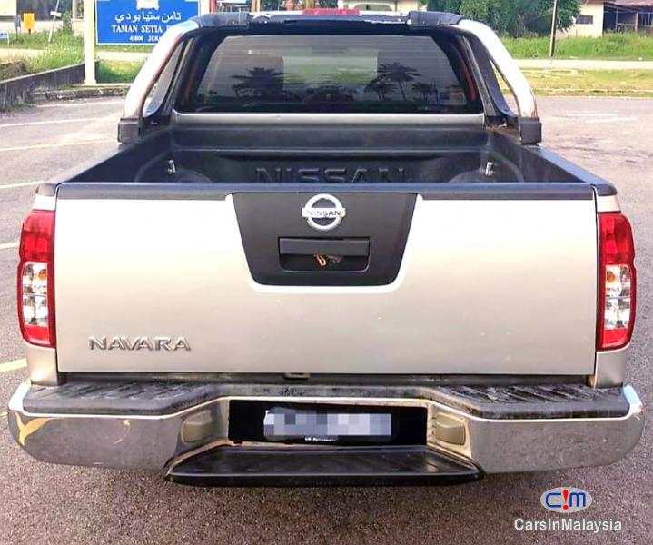 Nissan Navara 2.5-LITER 4WD DOUBLE CAB DIESEL Manual 2015 in Kuala Lumpur