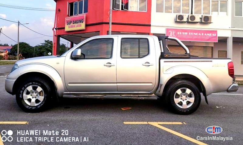 Nissan Navara 2.5-LITER 4WD DOUBLE CAB DIESEL Manual 2015 in Malaysia