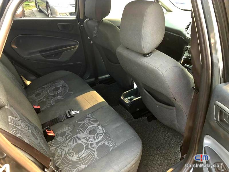 Ford Fiesta 1.6-LITER ECONOMY SEDAN Automatic 2011 - image 5