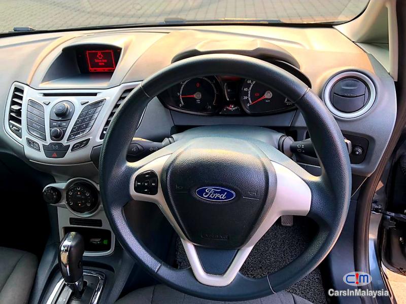 Ford Fiesta 1.6-LITER ECONOMY SEDAN Automatic 2011 - image 9