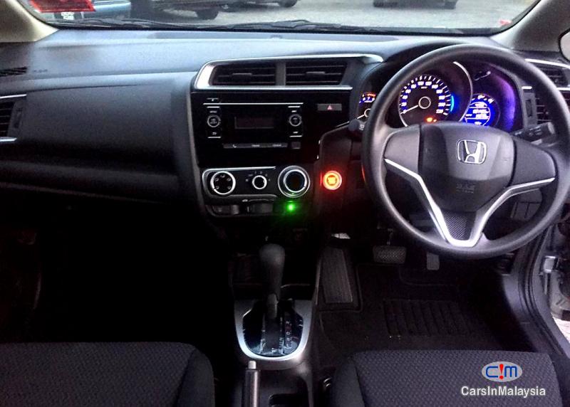 Honda Jazz 1.5-LITER ECONOMY HATCHBACK Automatic 2019 - image 5