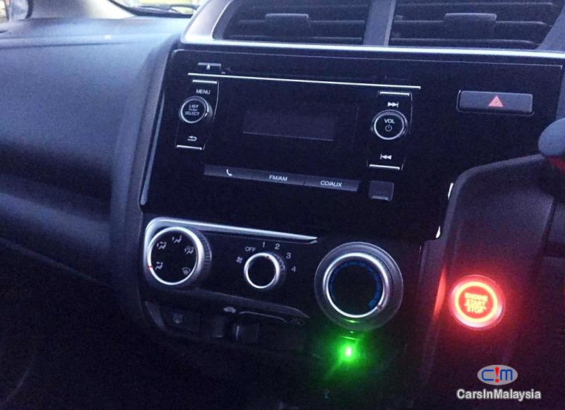 Honda Jazz 1.5-LITER ECONOMY HATCHBACK Automatic 2019 - image 9