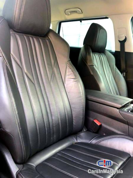 Peugeot 5008 1.6-LITER LUXURY SUV 7 SEATER Automatic 2018 - image 9