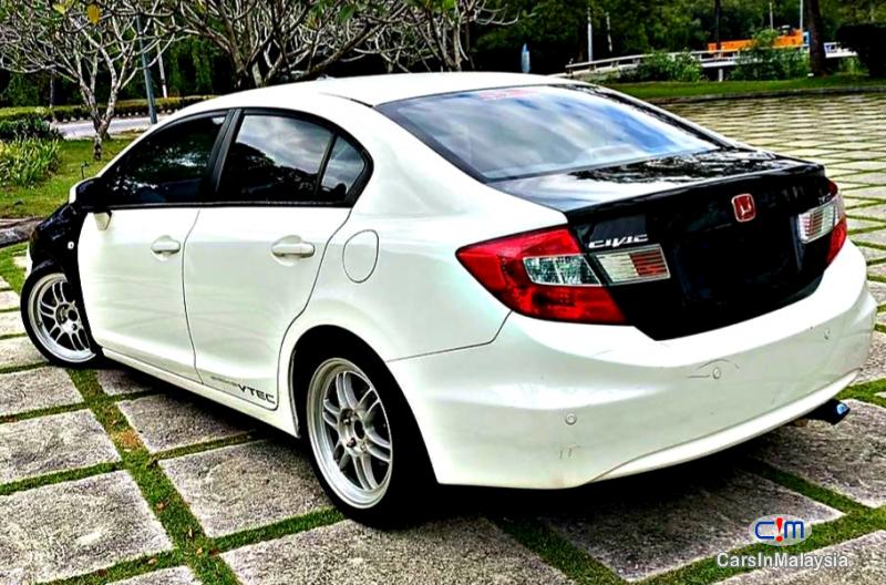 Honda Civic 1.8-LITER BEAUTIFUL SPORT SEDAN Automatic 2012 - image 2