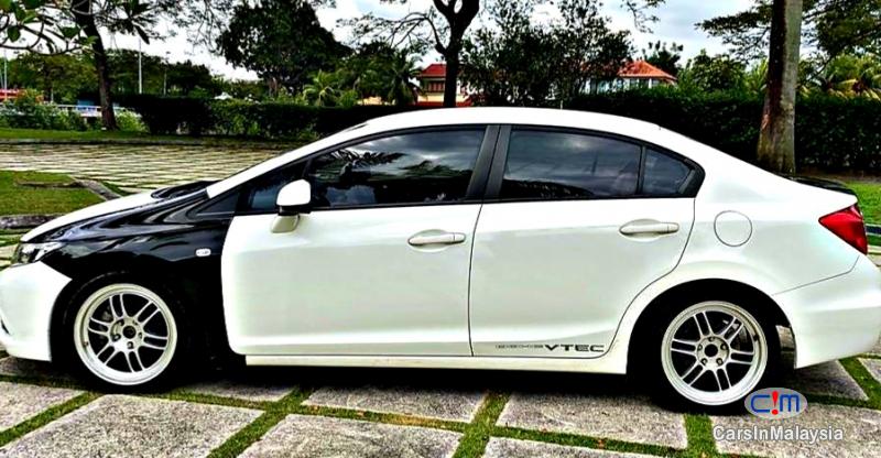 Honda Civic 1.8-LITER BEAUTIFUL SPORT SEDAN Automatic 2012 - image 4