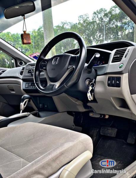 Honda Civic 1.8-LITER BEAUTIFUL SPORT SEDAN Automatic 2012 - image 7