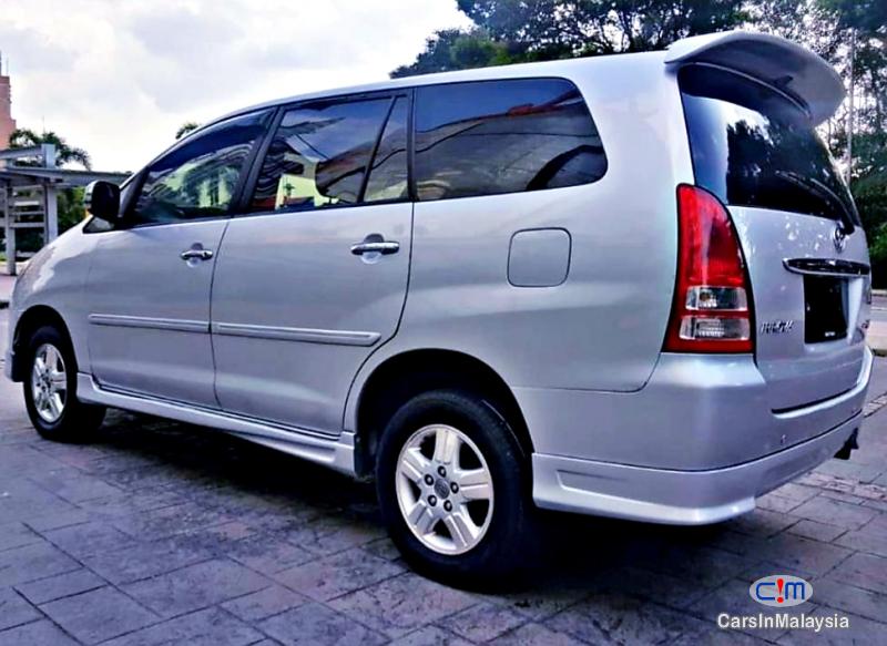 Toyota Innova 2.0-LITER FAMILY MPV Automatic 2006 in Malaysia