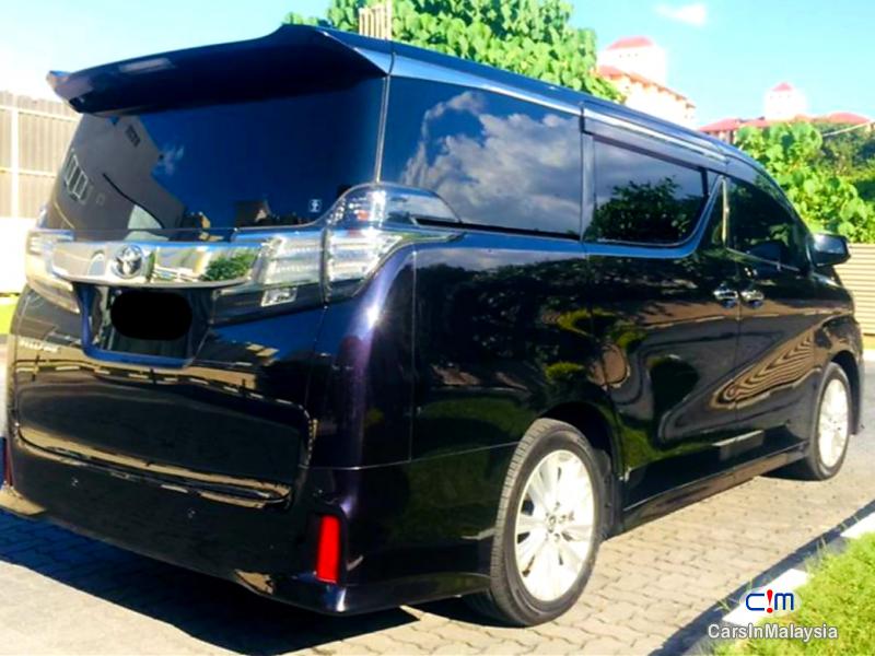Toyota Vellfire 2.5-LITER 7 SEATER LUXURY FAMILY MPV Automatic 2017 - image 2