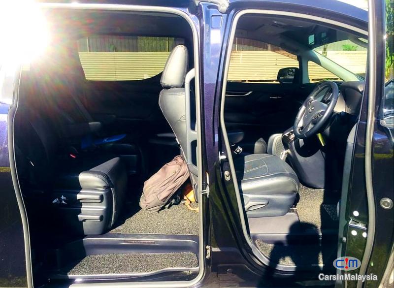 Toyota Vellfire 2.5-LITER 7 SEATER LUXURY FAMILY MPV Automatic 2017 - image 8