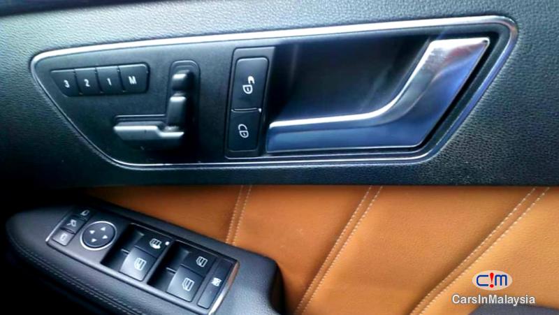 Mercedes Benz E250 CGI 1.8-LITER LUXURY SEDAN Automatic 2012 - image 13