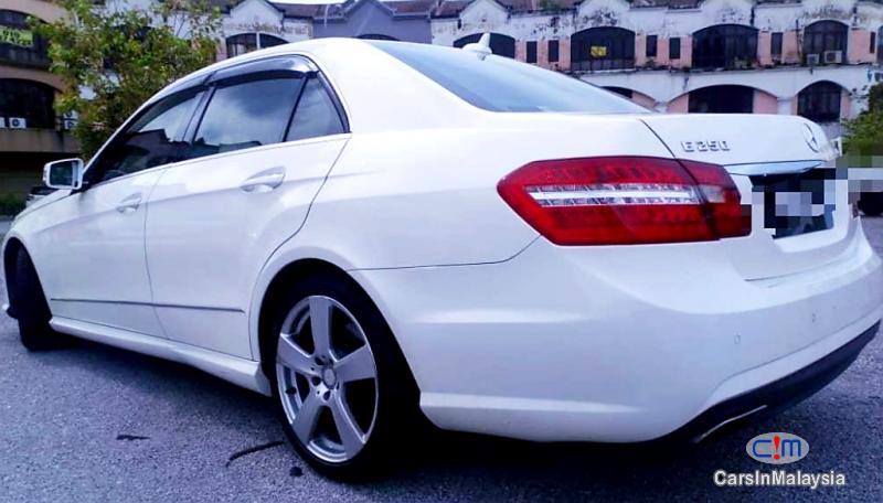 Mercedes Benz E250 CGI 1.8-LITER LUXURY SEDAN Automatic 2012 - image 3