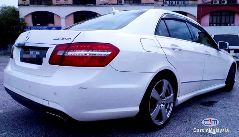 Mercedes Benz E250 CGI 1.8-LITER LUXURY SEDAN Automatic 2012 - image 4