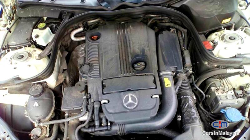 Mercedes Benz E250 CGI 1.8-LITER LUXURY SEDAN Automatic 2012 - image 9