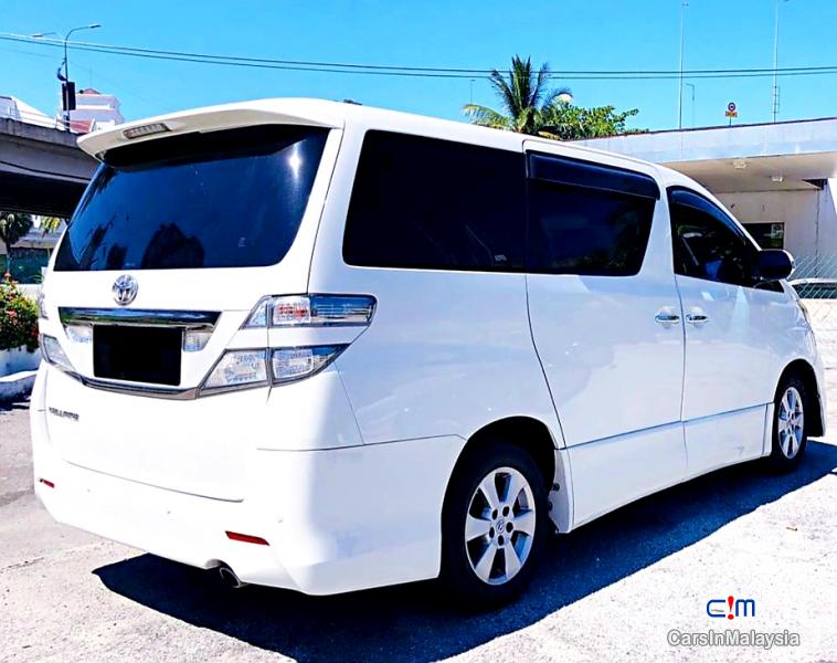 Toyota Vellfire 2.4-LITER LUXURY FAMILY MPV Automatic 2013