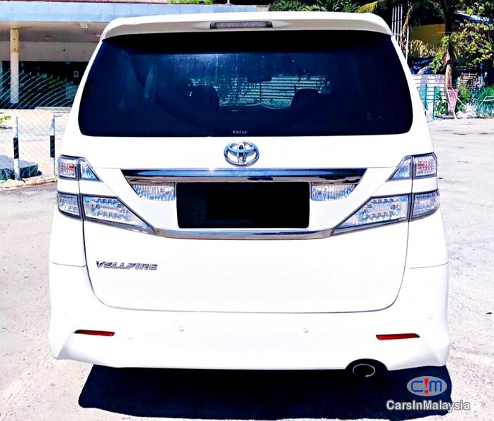 Toyota Vellfire 2.4-LITER LUXURY FAMILY MPV Automatic 2013 in Malaysia