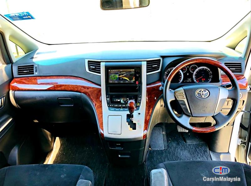 Toyota Vellfire 2.4-LITER LUXURY FAMILY MPV Automatic 2013 - image 7