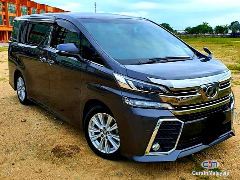Toyota Vellfire 2.5-LITER 7 SEATER FAMILY MPV Automatic 2017 - image 2