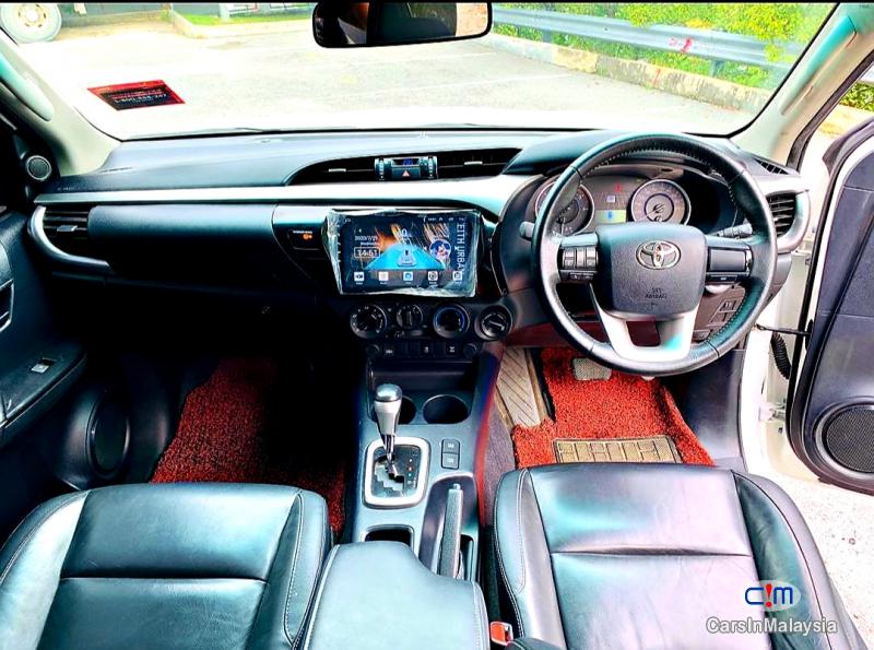 Toyota Hilux 2.4-LITER 4X4 DIESEL TURBO DOUBLE CAB Automatic 2018 - image 11
