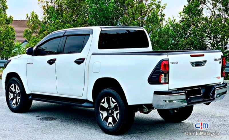 Toyota Hilux 2.4-LITER 4X4 DIESEL TURBO DOUBLE CAB Automatic 2018 - image 3